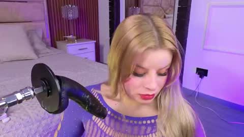 Lola Angel online show from 05.28.26