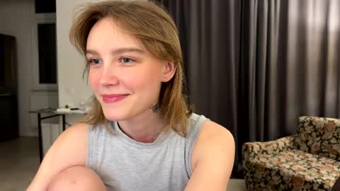 Snapshot of lolaatatee chatting on 05.18.26 lolaatatee online show from 05.18.26