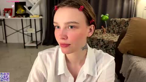 Snapshot of lolaatatee chatting on 07.22.26 lolaatatee online show from 07.22.26