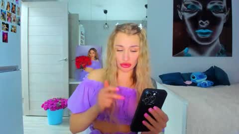 Snapshot of lolabani675452 chatting on 11.30.25 lolabani675452 online show from 11.30.25