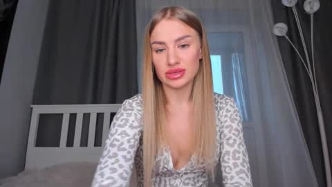 Snapshot of lolabani675452 chatting on 12.16.25 lolabani675452 online show from 12.16.25