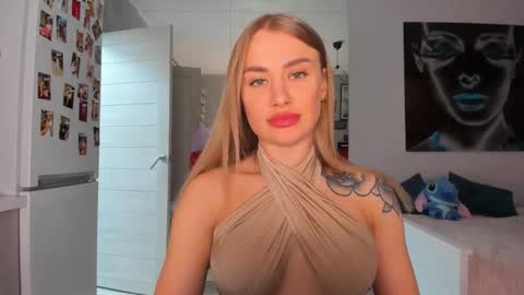 Snapshot of lolabani675452 chatting on 12.20.25 lolabani675452 online show from 12.20.25