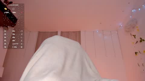  Lola Berry  online show from 01.22.25