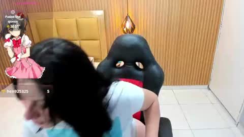 Snapshot of lolamaxi chatting on 07.18.26 LOLA online show from 07.18.26