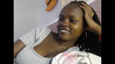 lolamia7 online show from 11.11.25