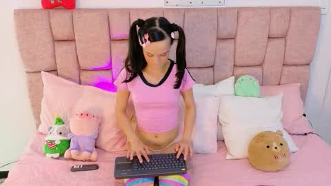 Lola online show from 11.25.25