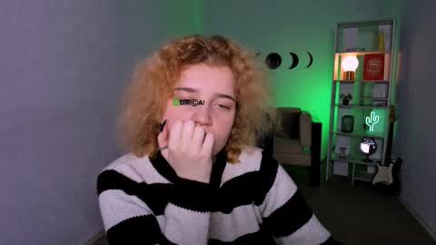 Snapshot of lolli_popsi chatting on 12.04.25 lolli_popsi online show from 12.04.25