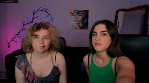 Snapshot of lolli_popsi chatting on 12.15.25 lolli_popsi online show from 12.15.25