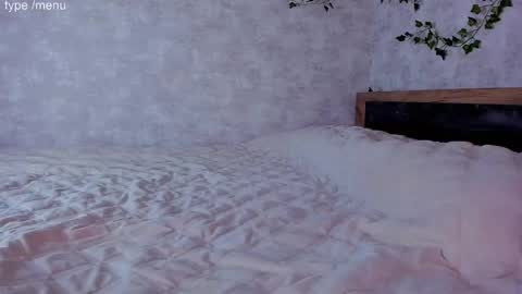 Mia online show from 12.18.25