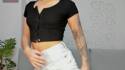 Snapshot of lolly_turner chatting on 01.14.26 lolly_turner online show from 01.14.26