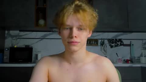 Snapshot of lolnoillimsary chatting on 05.10.26 Nelis online show from 05.10.26