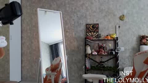 Snapshot of lolymolli chatting on 06.19.26 Molli online show from 06.19.26