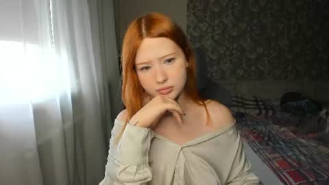 Snapshot of lonalye chatting on 07.27.26 lona online show from 07.27.26