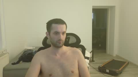 Snapshot of londonboy918070 chatting on 03.02.25 londonboy918070 online show from 03.02.25