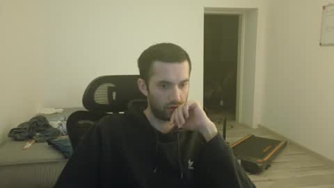 Snapshot of londonboy918070 chatting on 03.04.25 londonboy918070 online show from 03.04.25