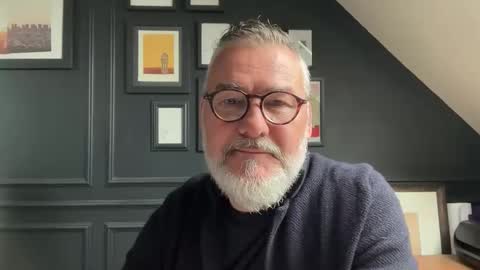 Snapshot of londongent2023 chatting on 06.03.26 EnglishBear online show from 06.03.26