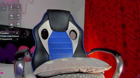 Jennifer  online show from 02.08.25