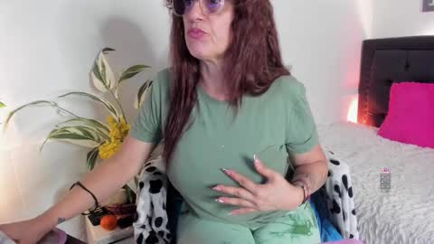 Jennifer  online show from 02.02.26