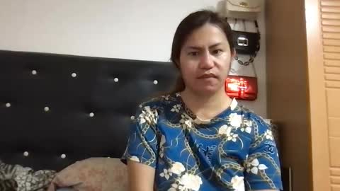 Snapshot of longasiansausage chatting on 10.21.25 TOPwithEXTRABiG online show from 10.21.25