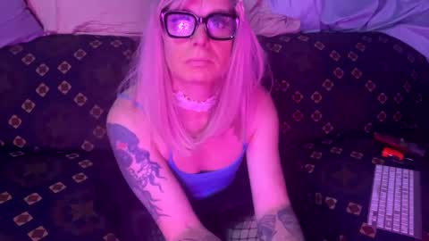 Snapshot of longbeachcd69 chatting on 02.11.25 longbeachcd69 online show from 02.11.25