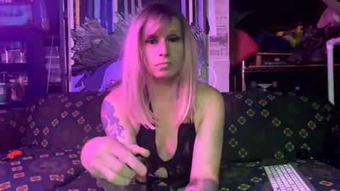 Snapshot of longbeachcd69 chatting on 03.11.25 longbeachcd69 online show from 03.11.25