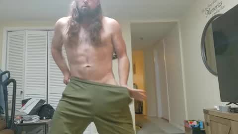 Snapshot of longhairedfreak1921 chatting on 09.21.25 longhairedfreak1921 online show from 09.21.25