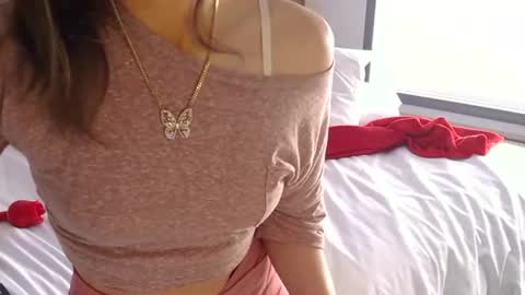 Cutenurse91 online show from 12.21.25