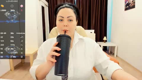 Nina online show from 02.06.25