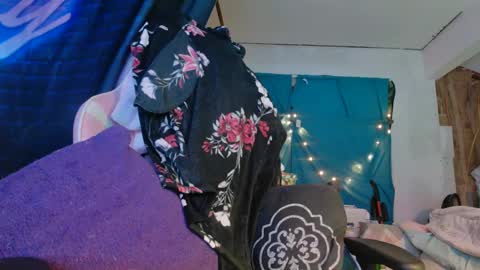 Londoncashmere69  online show from 12.12.24