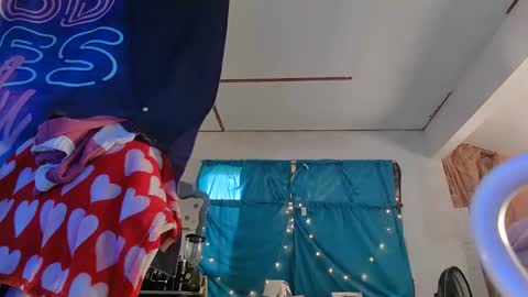 Londoncashmere69  online show from 12.30.24