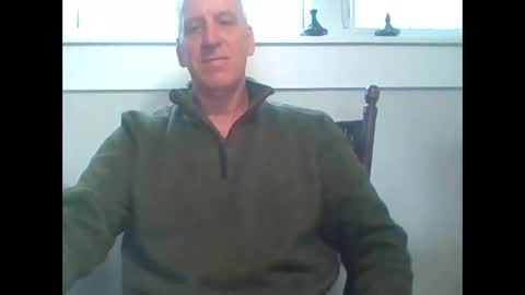 Snapshot of lookingforanopening chatting on 11.25.25 lookingforanopening online show from 11.25.25