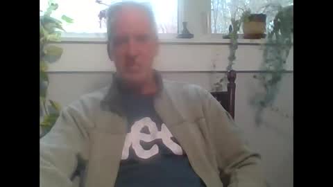 Snapshot of lookingforanopening chatting on 12.16.25 lookingforanopening online show from 12.16.25