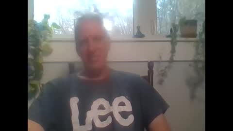 Snapshot of lookingforanopening chatting on 12.20.25 lookingforanopening online show from 12.20.25