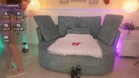 Loona Nyx online show from 12.18.25