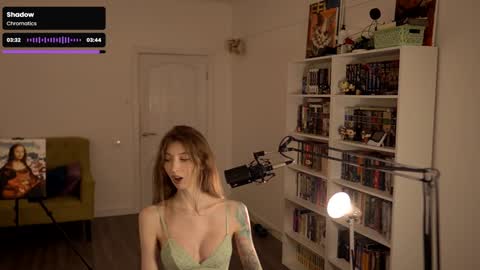 loony_moony online show from 10.04.25