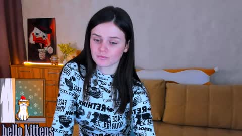 Snapshot of lora_cain chatting on 12.12.24 Lora Cain online show from 12.12.24