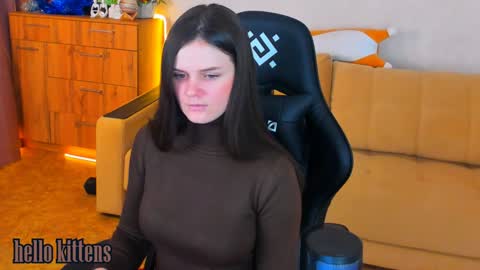 Snapshot of lora_cain chatting on 12.16.24 Lora Cain online show from 12.16.24