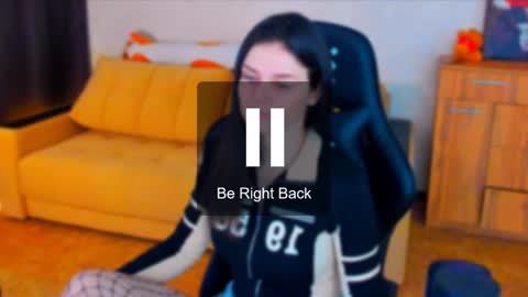 Snapshot of lora_cain chatting on 01.17.25 Lora Cain online show from 01.17.25