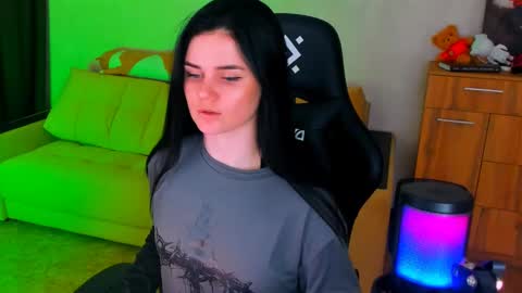 Snapshot of lora_cain chatting on 02.10.25 Lora Cain online show from 02.10.25