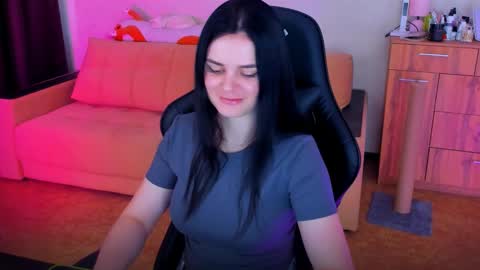 Snapshot of lora_cain chatting on 03.11.25 Lora Cain online show from 03.11.25