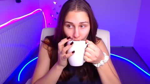 Lora online show from 10.25.25