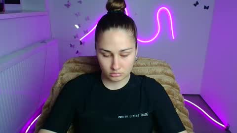 Snapshot of lora_kisses chatting on 05.18.26 Lora online show from 05.18.26