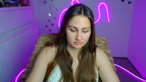 Snapshot of lora_kisses chatting on 06.16.26 Lora online show from 06.16.26