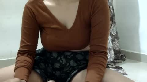 Snapshot of loraa_baby chatting on 06.15.26 Loraa online show from 06.15.26