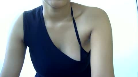 Snapshot of loraa_baby chatting on 06.27.26 Loraa online show from 06.27.26