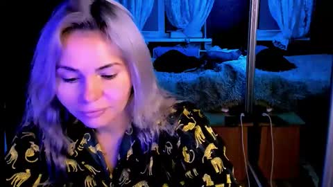 Lora online show from 10.28.25