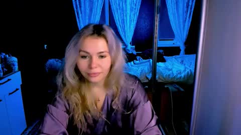 Lora online show from 11.24.25