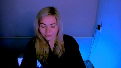 Snapshot of loraboyar chatting on 05.05.26 Lora online show from 05.05.26