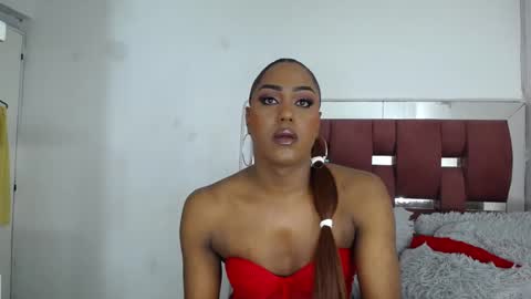 Loraine online show from 11.19.25