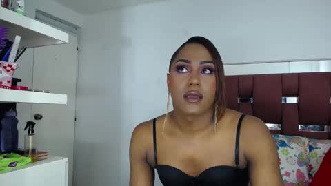 Loraine online show from 12.15.25